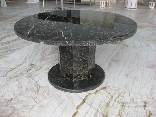đá marble đen chỉ trắng mặt bàn
