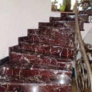 đá marble rosso levanto cầu thang