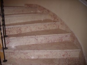 đá marble rosalia pink cầu thang